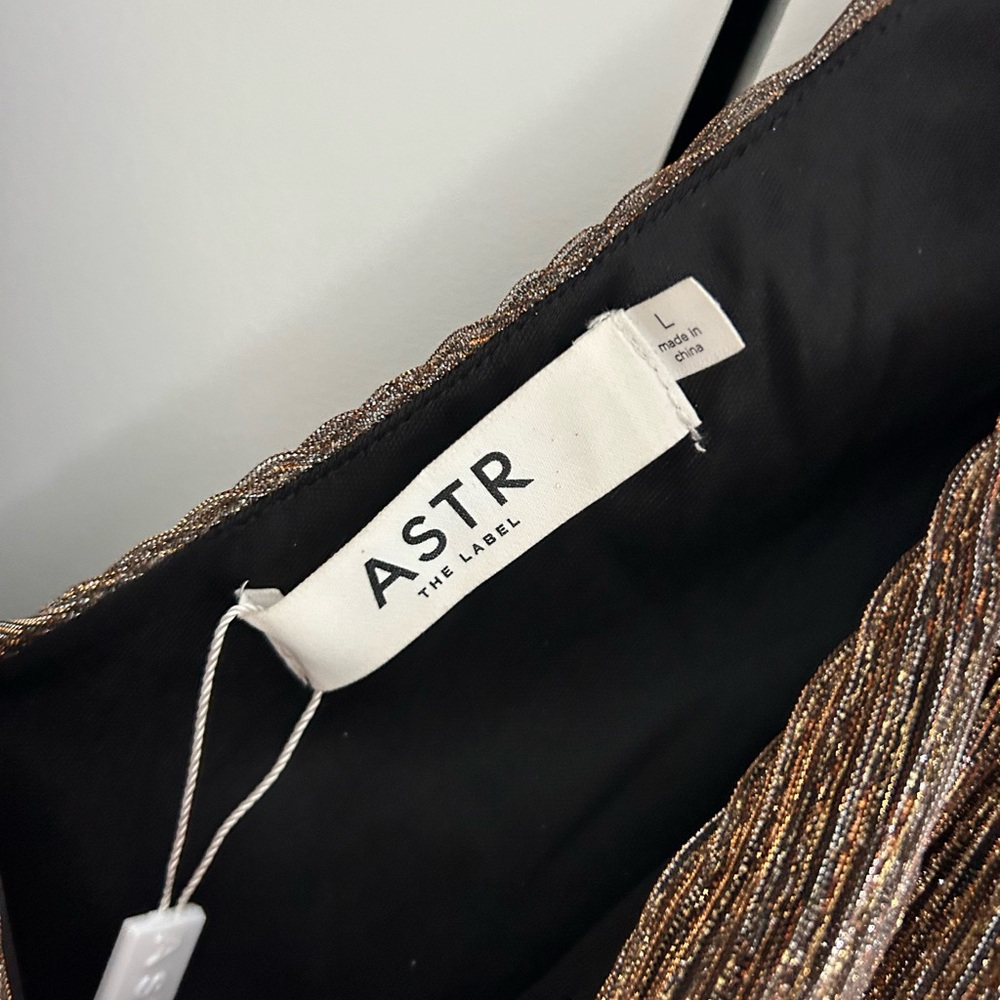 NWT ASTR  Desma Dress Metallic Bronze V-Neck Maxi Dress Size L - Picture 9 of 12